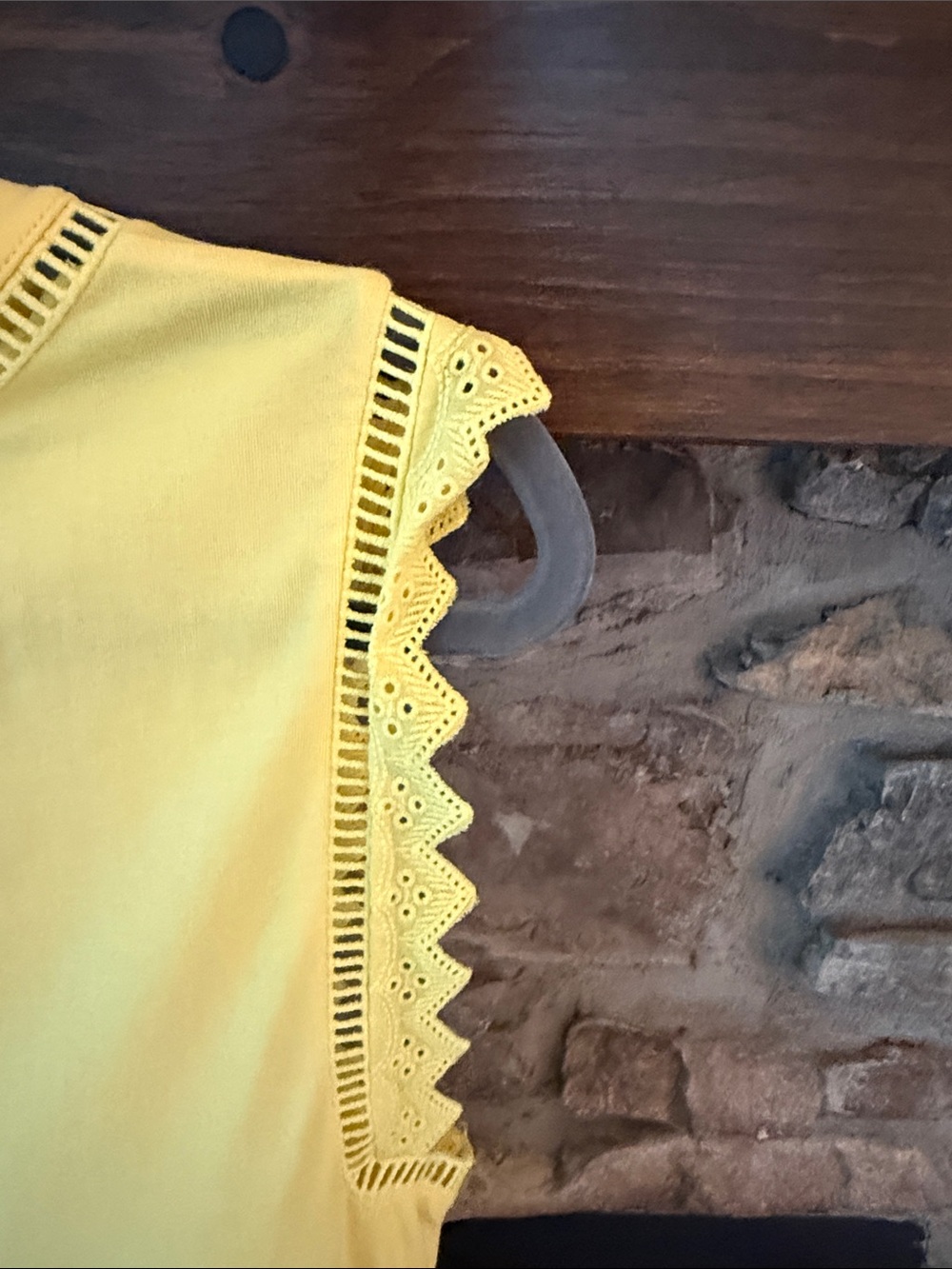 Lilly Pulitzer Yellow Lace-Trim Sleeveless Women's Top - Picture 7 of 7
